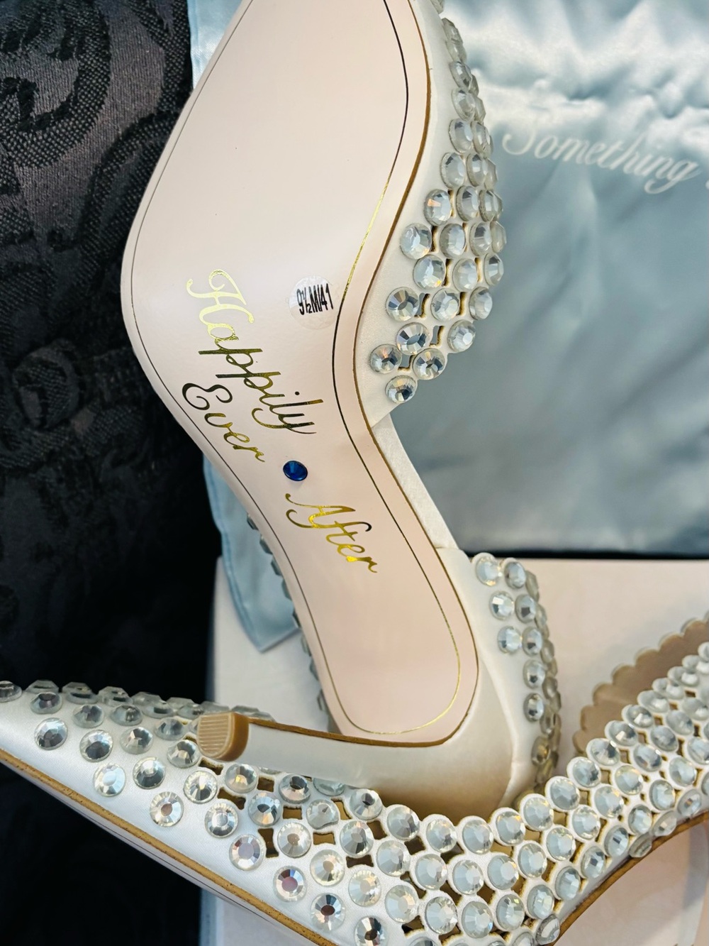 Jessica Simpson Preppi-B Crystal Bridal Pumps | White Satin | NWT | 9.5M - Picture 2 of 5